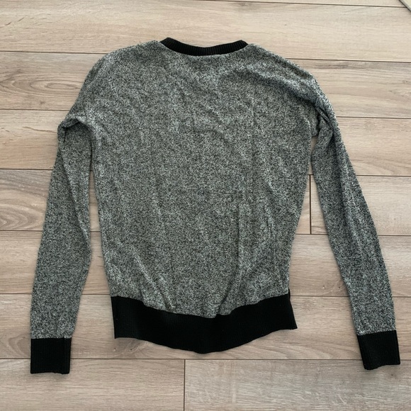 Sold on Ⓜ️ercari- Disney Mickey Mouse sweater - Picture 3 of 5